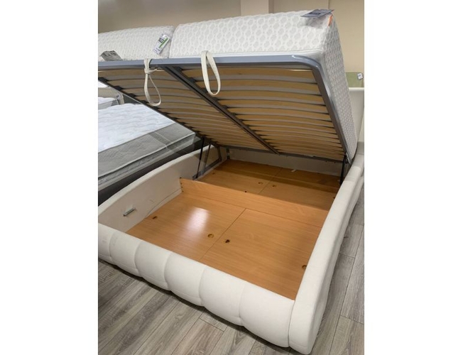 Кровать Leonardo с ПМ в коже 